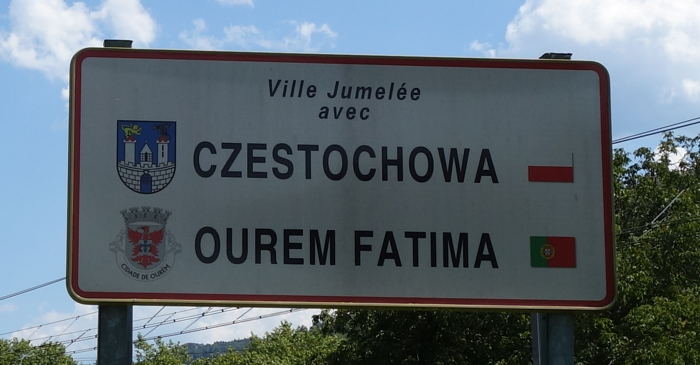 Panneau de jumelage Lourdes/Fatima/Czestochowa — Lourdes