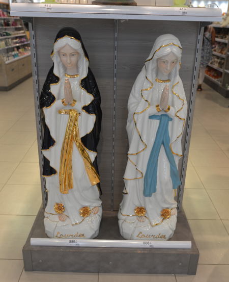 — Statues de Vierge — Lourdes —