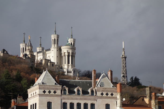 — Zoom sur la colline de Fourvière — Lyon —