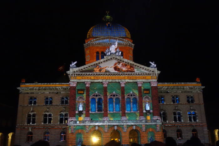 L'Éternel et Sa créature Adam  — "Rendez-vous" 2017 — Bundesplatz — Bern/Berne —