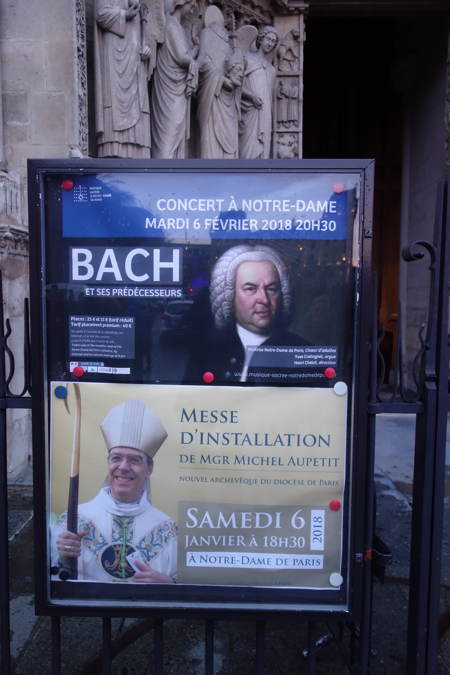 Annonce de la messe d'installation de M. Aupetit devant la cathédrale "Notre-Dame de Paris" — Paris" 