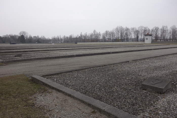 Emplacements des baraquements — camp de concentration/extermination de Dachau — Dachau (D)