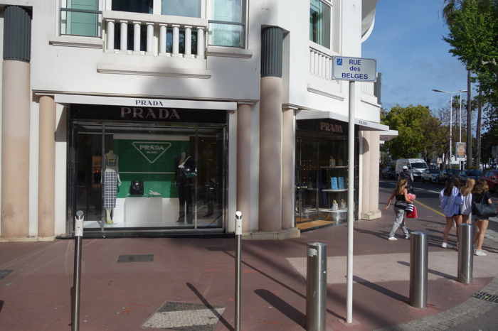— Boutique Prada - Cannes —

— Pas de copyright — Document personnel — Gérard Colombat — Avril 2023 —

Cliquer sur l'image pour obtenir un agrandissement
