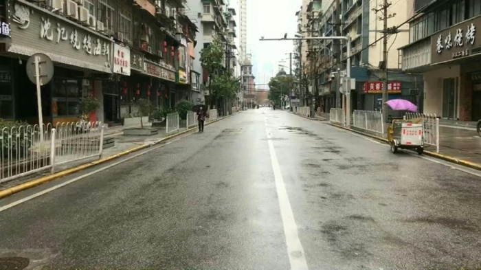 Les rues de Wuhan autrefois bondées sont à présent désertées Photo: AFPTV / Leo RAMIREZ