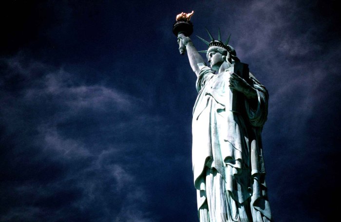 Statue de la Liberté dans le port de New-York