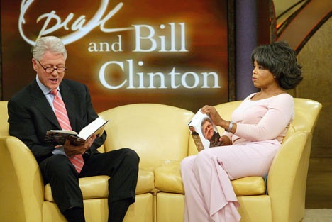 Oprah Winfrey et Bill Clinton avec son autobiographie: My life (ma vie)  le record du livre le plus vendu par l'ancien président des États-Unis 