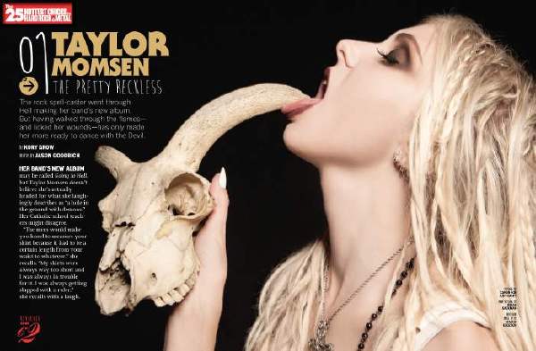 Taylor Monsen dans ses œuvres!  