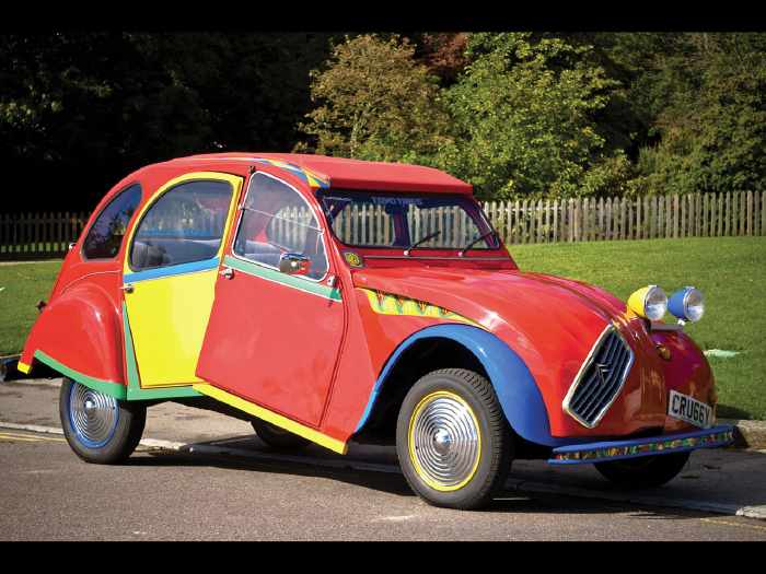 2 CV revue et "corrigée"?