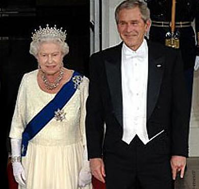 G.W. Bush et la reine Elisabeth