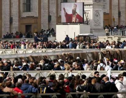 - Obsèques du pape Jean Paul II à Rome. Nuit du 7/8 Avril 2005 - 