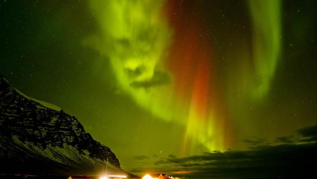 Un visage est apparu dans une aurore boréale à Hali, en Islande