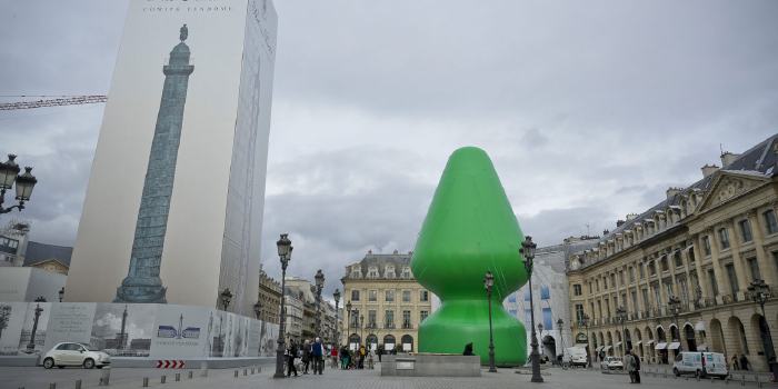 L'"oeuvre" intitulée «Tree» (arbre) de Paul McCarthy