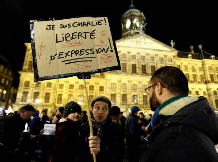 Hommage aux victimes de la tuerie chez Charlie Hebdo