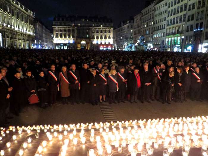 Hommage aux victimes de la tuerie chez Charlie Hebdo