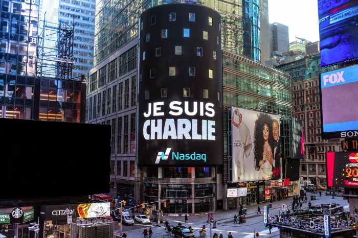 Affichage Charlie Hebdo à New York