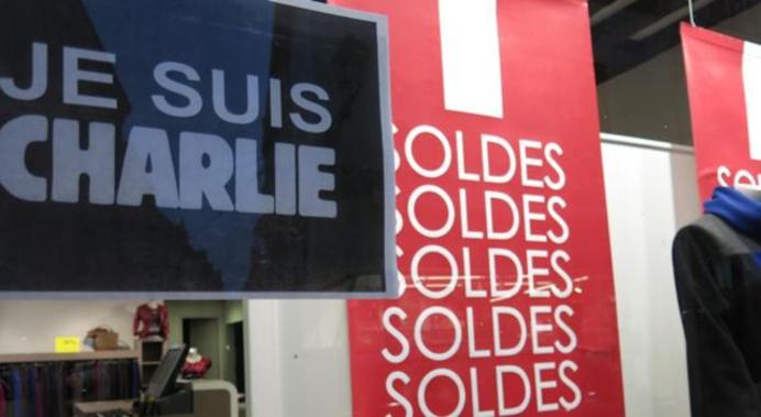 Je suis Charlie/Soldes en vitrine