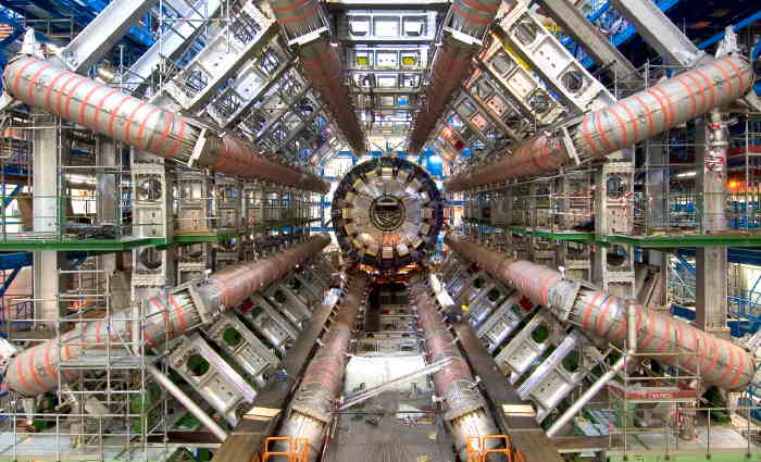 Large Hadron Collider (LHC) ou "Grand collisionneur de hadrons"
