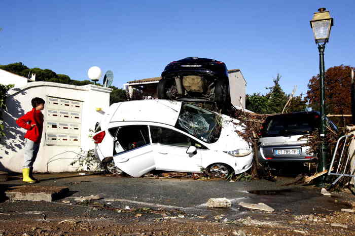 Une rue inondée de Biot