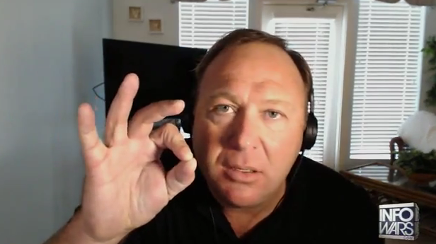 Alex Jones  ou l'art de mélanger vérités et mensonges