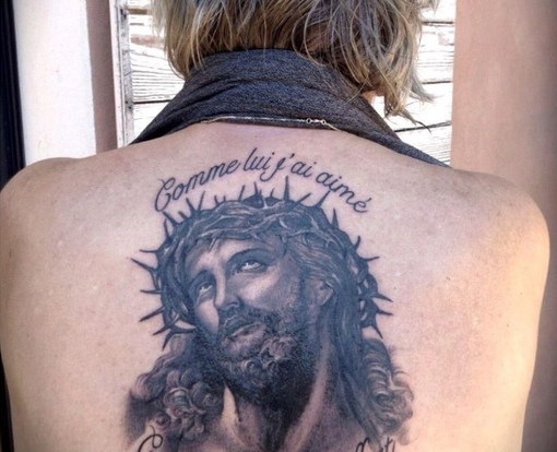 Tatouage: Le Christ ressuscité sur le dos de Renaud