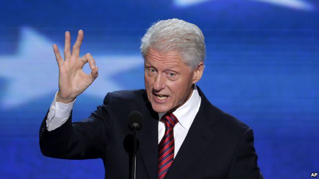 Bill Clinton flashant le signal digital 666