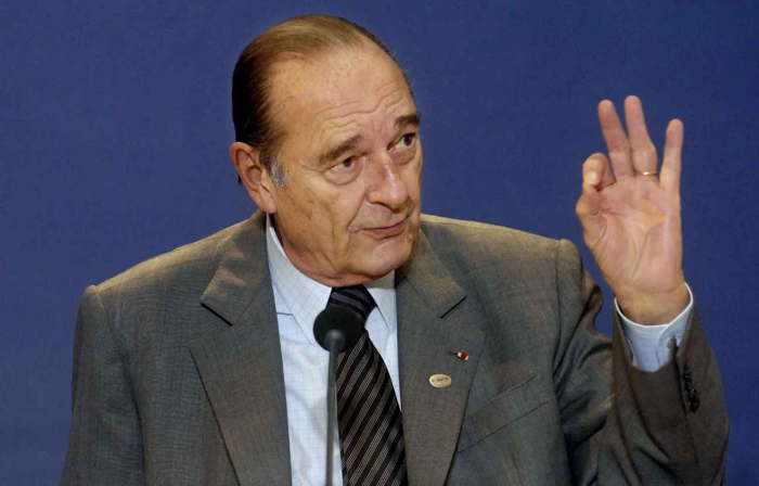 Jacques Chirac flashant le double 666 digital  