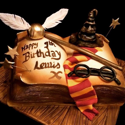 De "chouettes" Harry Potter Cakes pour ses 36 ans