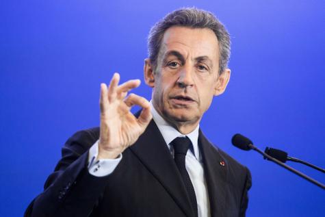 Nicolas Sarkozy flashant le 666 digital 