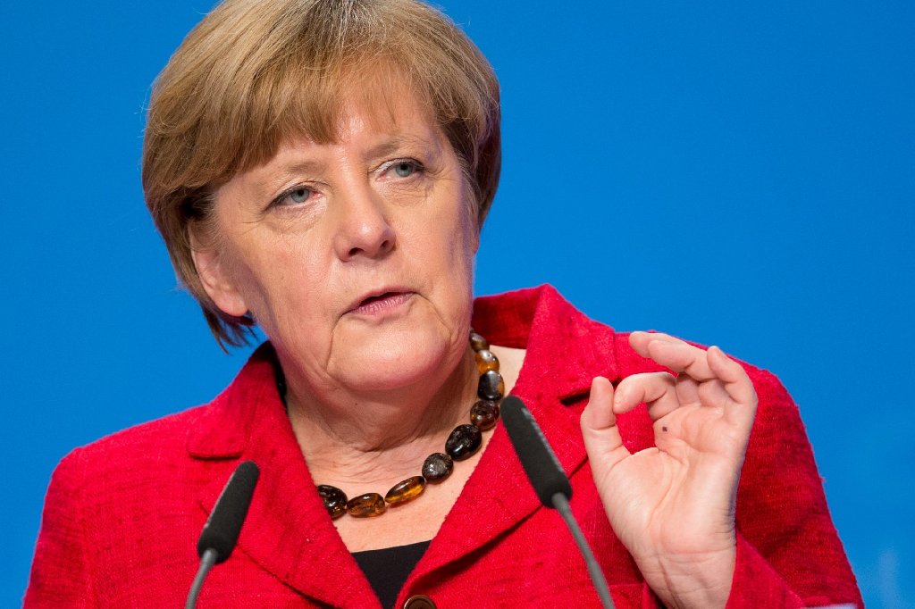 Angela Merkel flashant le 666 digital   