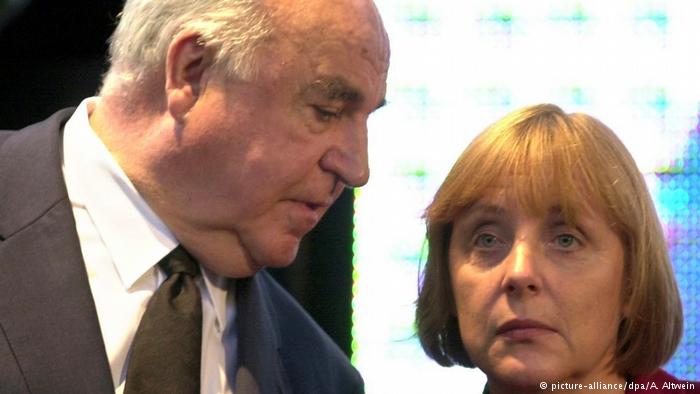 Helmut KOHL, Chancelier de l’Allemagne de 1982 à 1998 et Angela Merkel