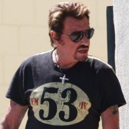 Johnny Hallyday et T-shirt 53
