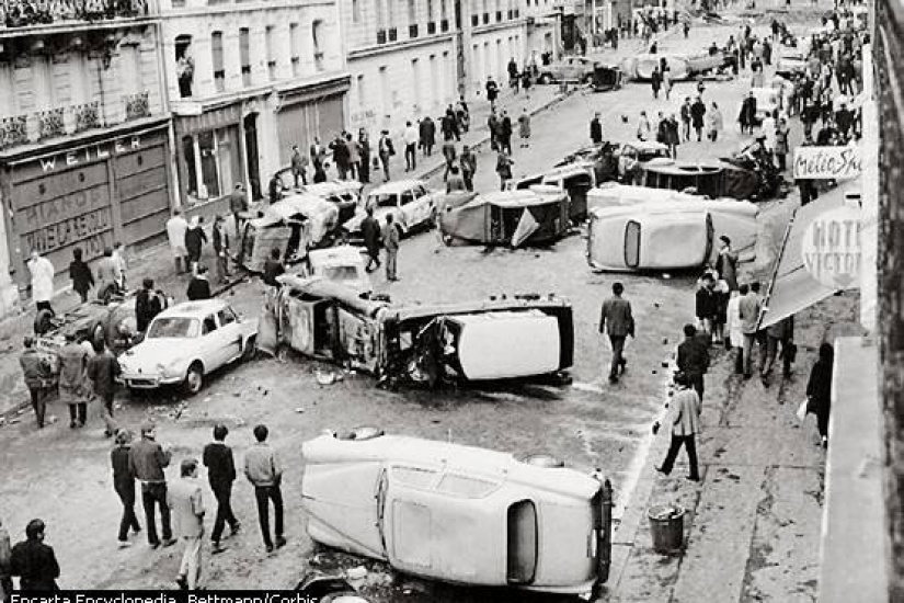 Une rue à Paris - Archives Mai 68