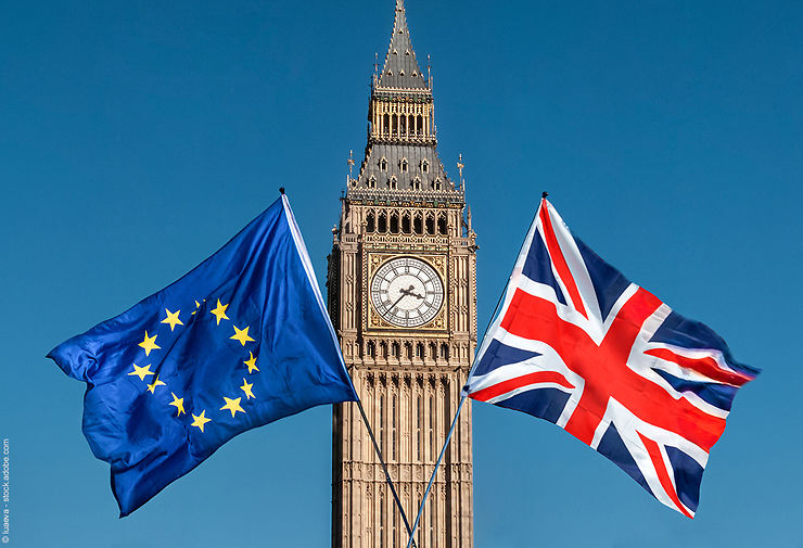 Big Ben et drapeaux UE/GB