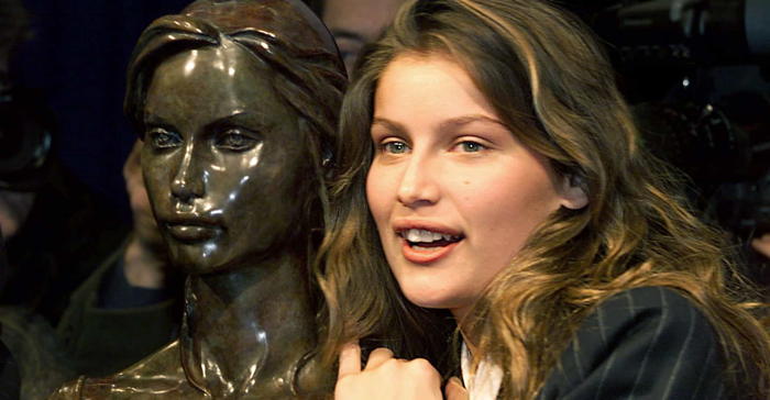 Buste de Marianne, selon le modèle Laetitia Casta