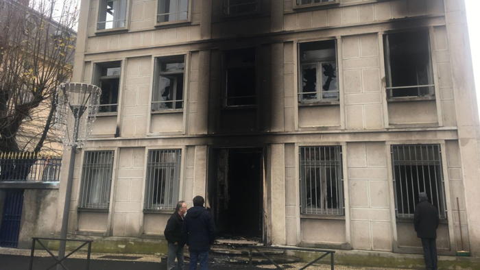 Préfecture suite à la mise à feu volontaire
