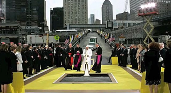 Visite du pape Benoît XVI sur le Ground Zero à NYC  Le 20 Avril 2008, jour anniversaire de la naissance d'A. Hitler