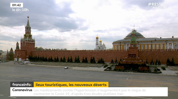 — Capture d'écran Molotov Franceinfo - Place Rouge - Mausolée de Lénine et Tour Spaskaïa - Moscou - 2 Mai -