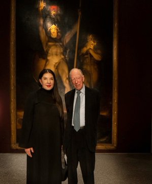 Marina Abramovic et Jacob Rothschild devant le tableau "Satan rassemblant ses légions"