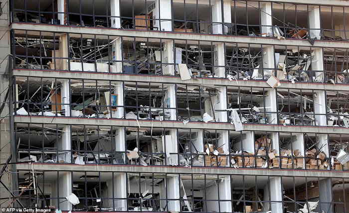 "Windows"  "Fenêtres"  Beyrouth après les explosions du 4 Août 2020