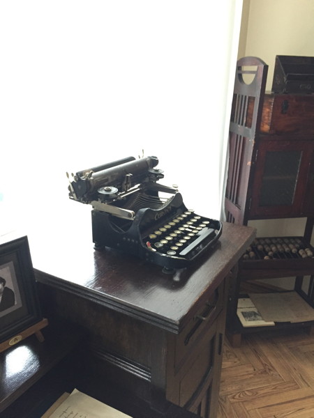 Machine à écrire Corona - Musée Dersou Ouzala