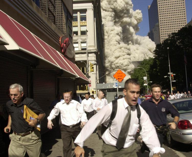 Fuite de New Yorkais lors de l'effondrement des tours du WTC le 11 Septembre 2001