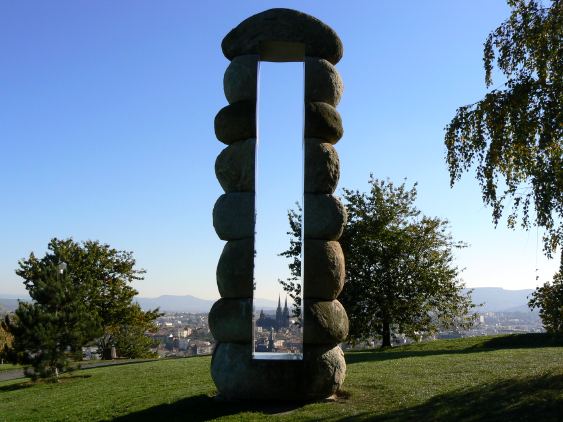 Sculpture "fenetre" à Clermont-ferrand