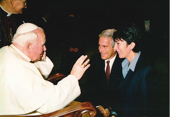 Rencontre du couple Epstein/Maxwell avec le pape Jean-Paul II