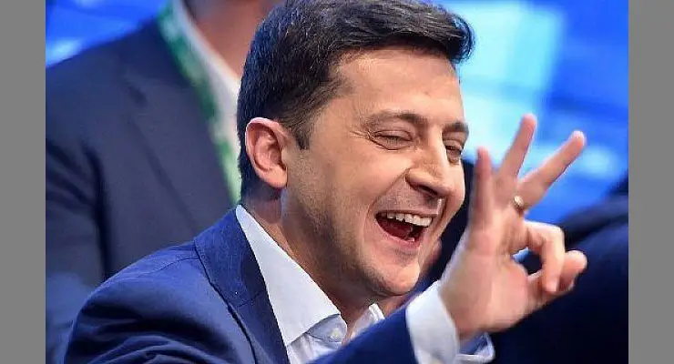 Zelensky, président de l'Ukraine, flashant le 666 digital