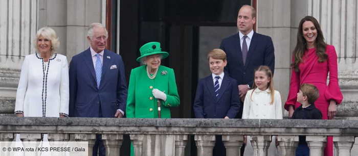 La Reine de retour au balcon de Buckingham en Juin 2022