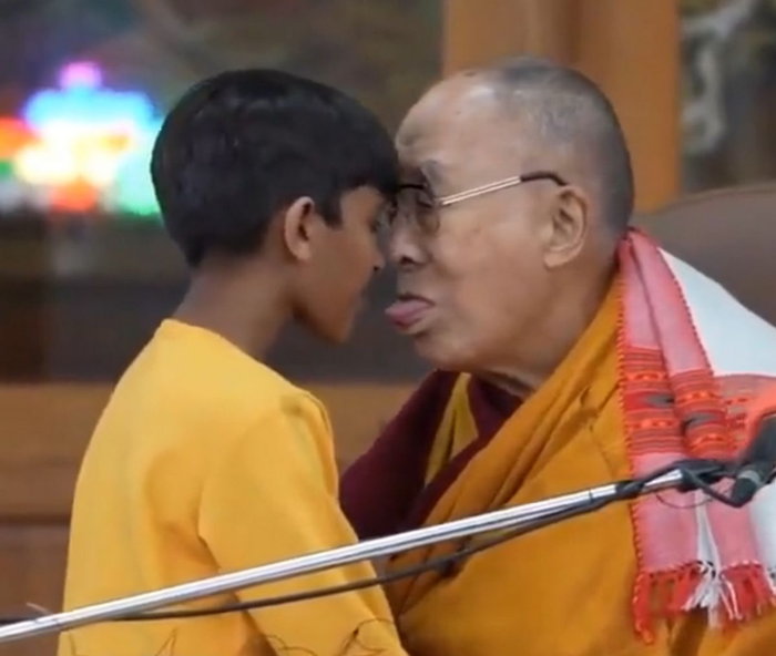 No comment!

Honte au Daila Lama