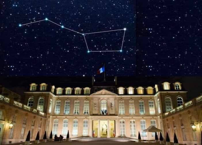 Une casserole venue de l'espace au-dessus du palais de l'Elysée?
