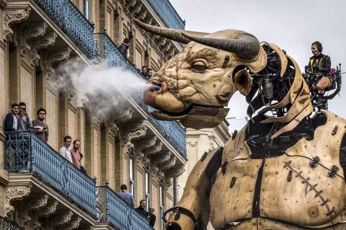 Le Minotaure

Porte des Ténèbres/Le Gardien du temple: parade de machines organisée sur la ville de Toulouse