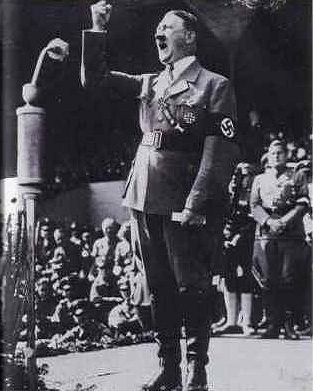 Hitler au micro