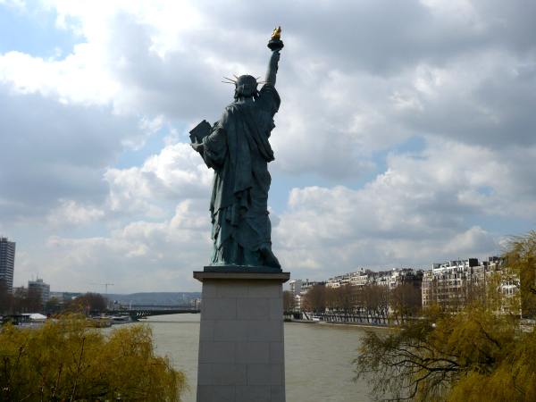 Statue de la Liberté sur la Seine